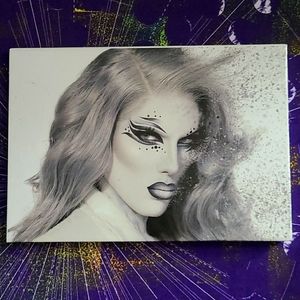 Jeffree Star Cremated Palette